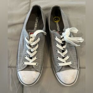 Women’s low converse - size 9